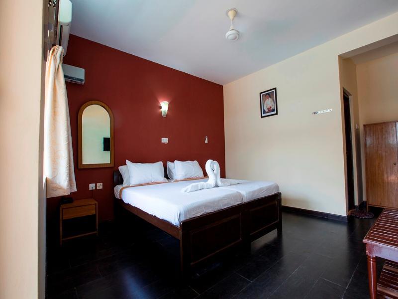 Serenity By The Sea Beach Resort Candolim Bagian luar foto
