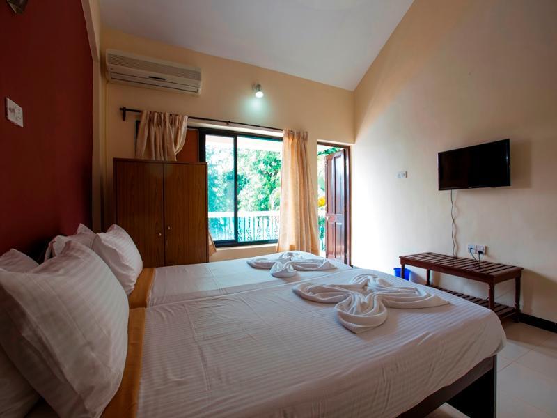 Serenity By The Sea Beach Resort Candolim Bagian luar foto